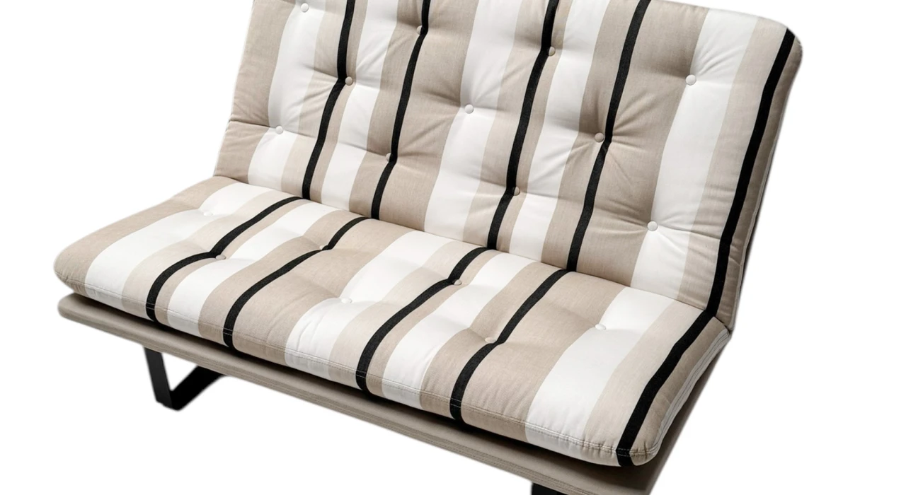 Mid-Century Modern C683 Two-Seater Sofa by Kho Liang Le for Artifort, 1968